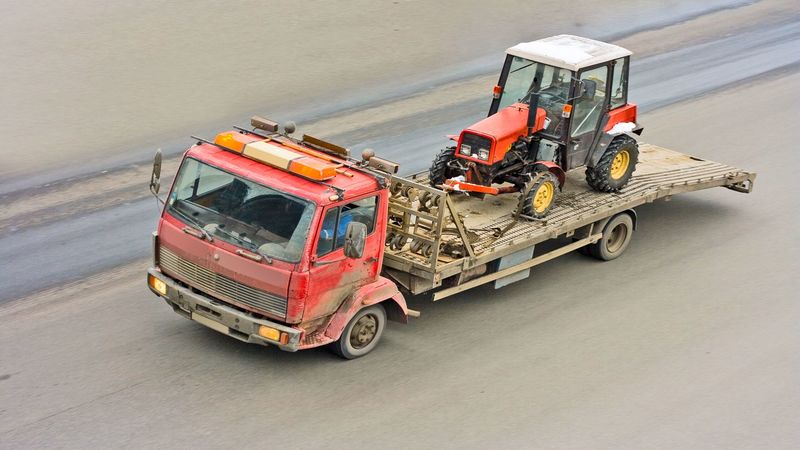 How to Stay Safe When Waiting For a Towing Service on an El Paso Highway